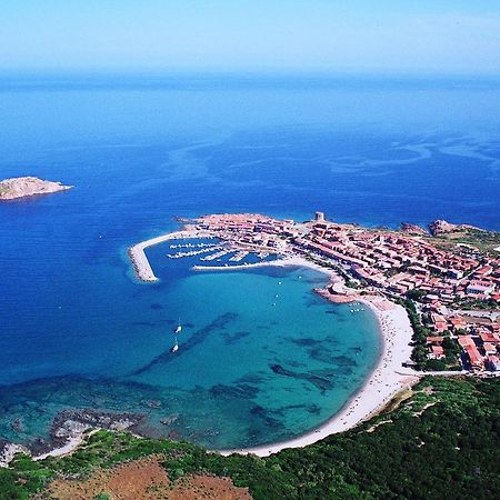 Verande Tanca Torre Isola Rossa  Buitenkant foto